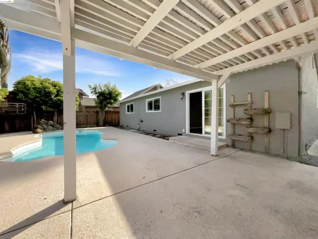 136 Longview Dr, Vacaville, California 95687