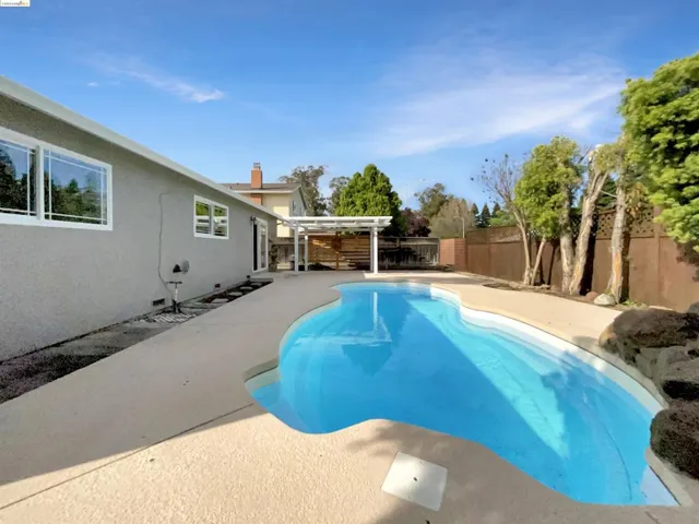 136 Longview Dr, Vacaville, California 95687
