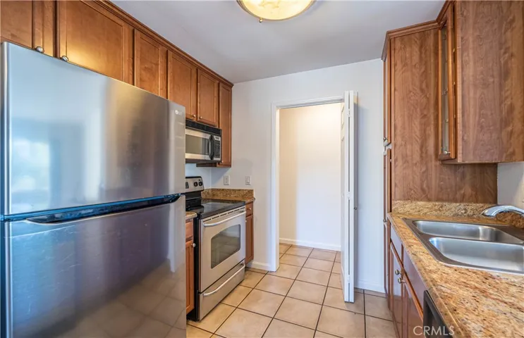 1001 La Terraza Circle 207, Corona, California 92879