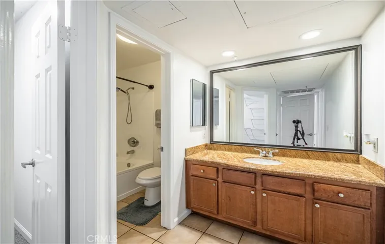 1001 La Terraza Circle 207, Corona, California 92879