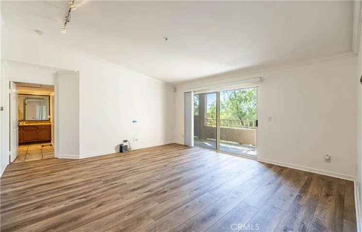 1001 La Terraza Circle 207, Corona, California 92879