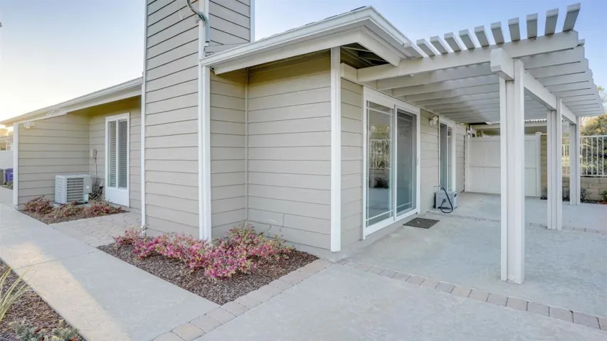 1002 Brewley Lane, Vista, California 92081