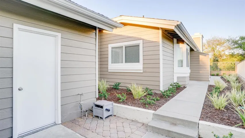 1002 Brewley Lane, Vista, California 92081