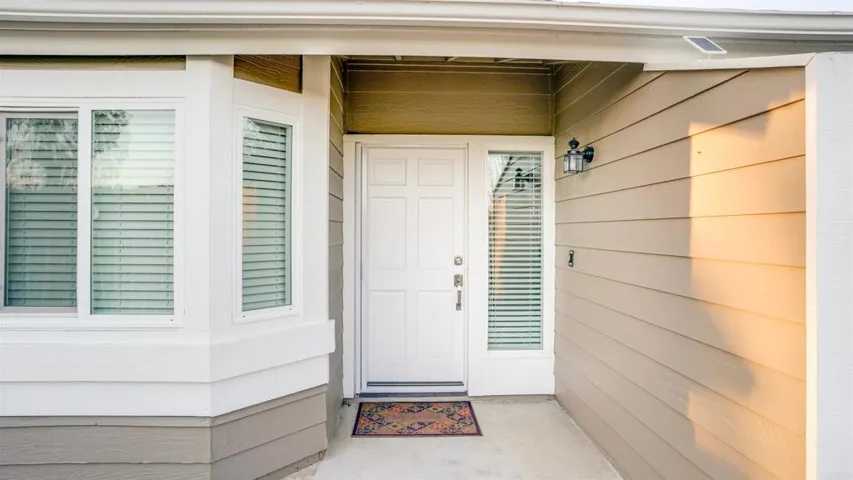1002 Brewley Lane, Vista, California 92081