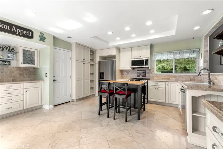 22882 Montalvo Road, Laguna Niguel, California 92677