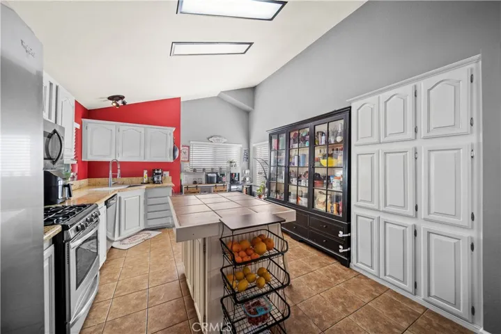 20245 Shadow Island Drive, Canyon Country, California 91351