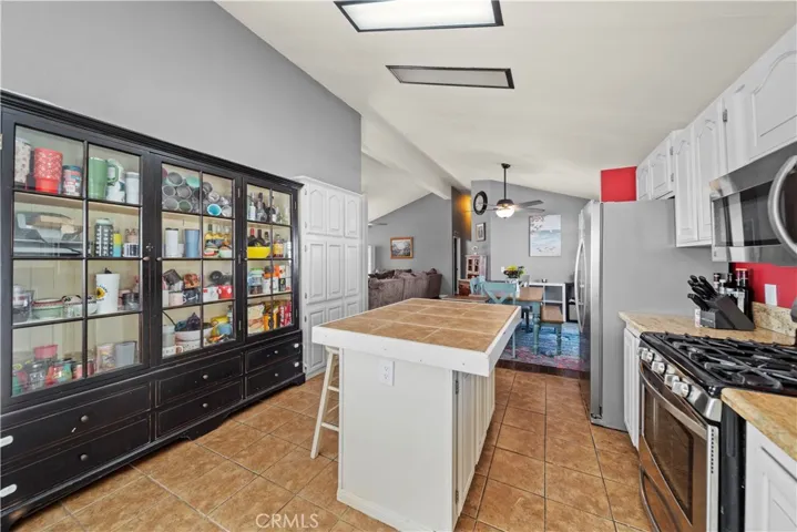 20245 Shadow Island Drive, Canyon Country, California 91351