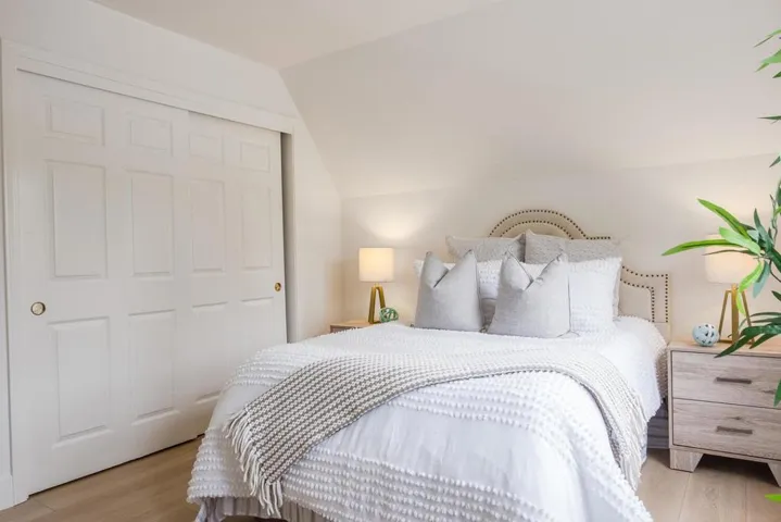 735737 Middlefield Road, Palo Alto, California 94301
