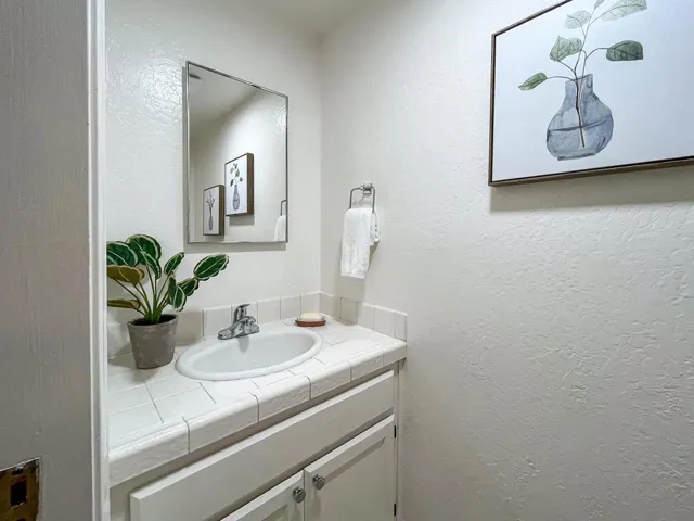 735737 Middlefield Road, Palo Alto, California 94301