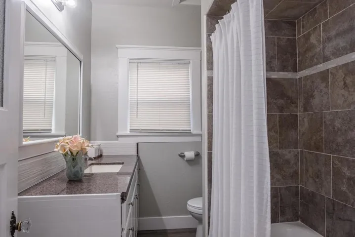 735737 Middlefield Road, Palo Alto, California 94301