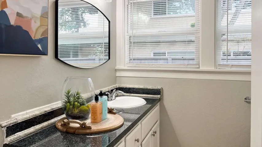 735737 Middlefield Road, Palo Alto, California 94301