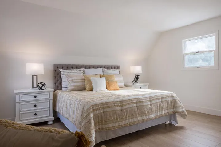 735737 Middlefield Road, Palo Alto, California 94301