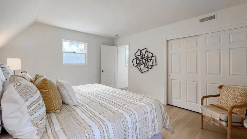 735737 Middlefield Road, Palo Alto, California 94301