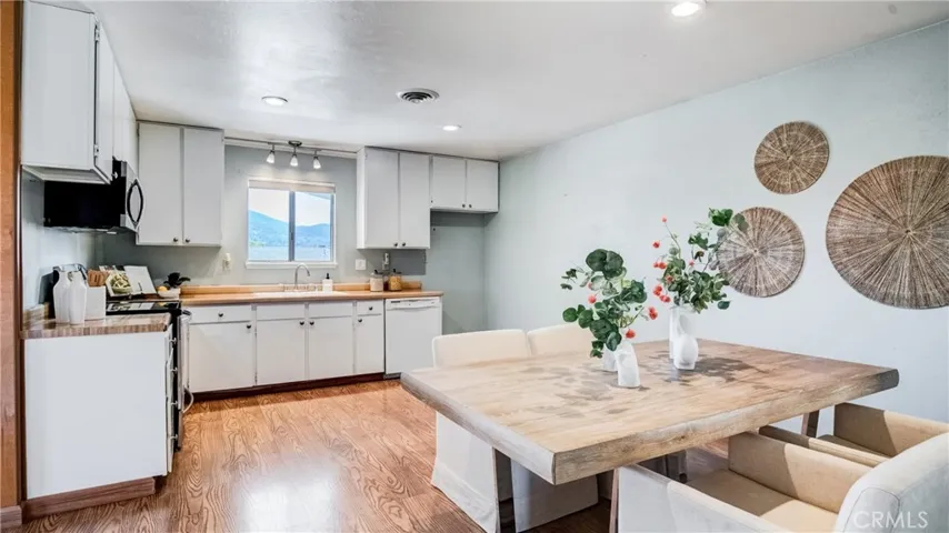 7804 Richard Drive, Lucerne, California 95458