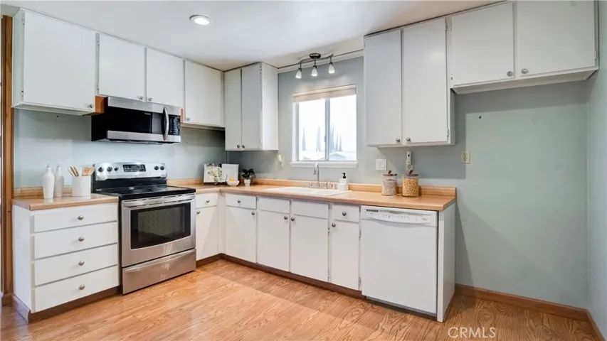 7804 Richard Drive, Lucerne, California 95458
