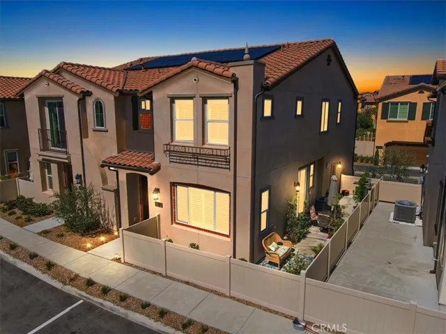 ...or nighttime.  This is your dreamhome.