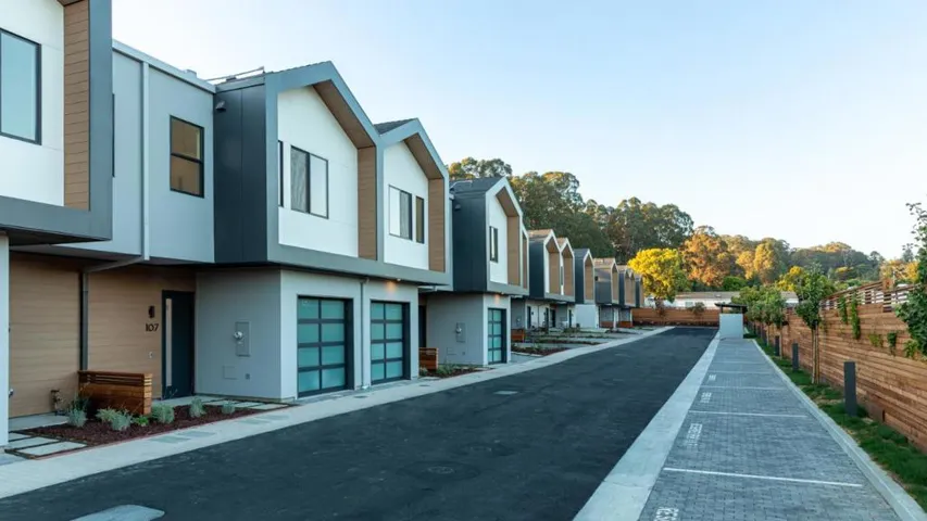 121 Darlington Lane, Soquel, California 95073