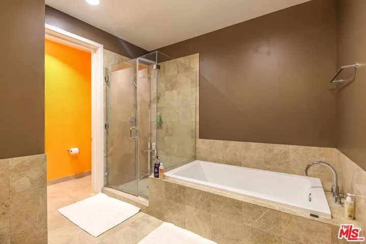 3223 W 6th Street 805, Los Angeles, California 90020
