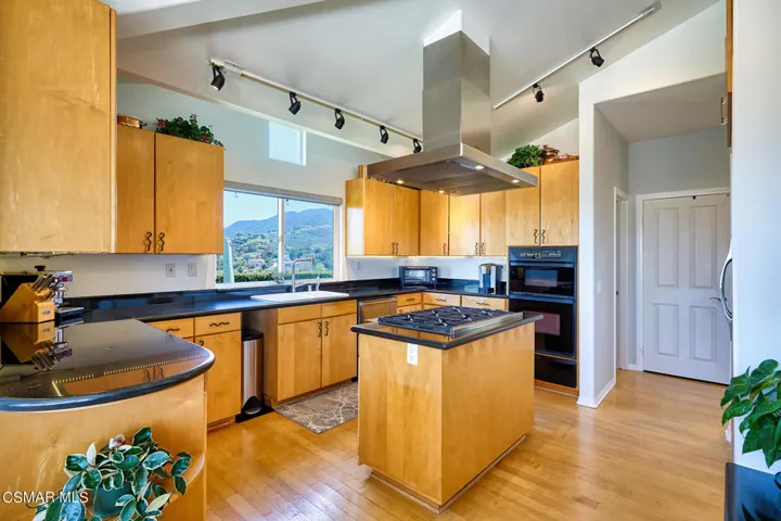 470 Helga Ct Thousand Oaks MLS_Dewing  (