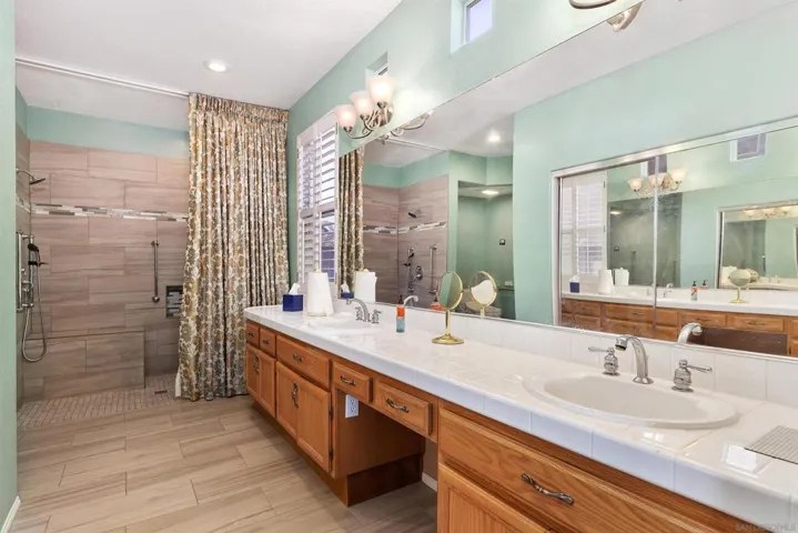 5213 Palmera Drive, Oceanside, California 92056