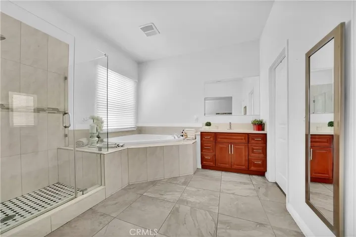 Luxurious Primary Suite Bathroom