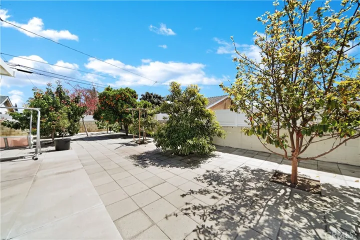 1010 W Mcfadden Avenue, Santa Ana, California 92707