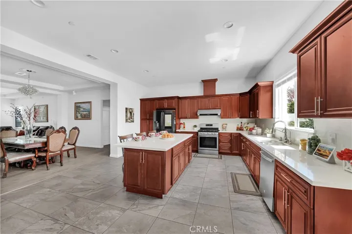 1010 W Mcfadden Avenue, Santa Ana, California 92707
