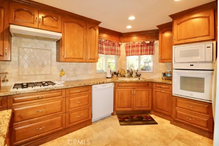 672 View Lake 174, Brea, California 92821