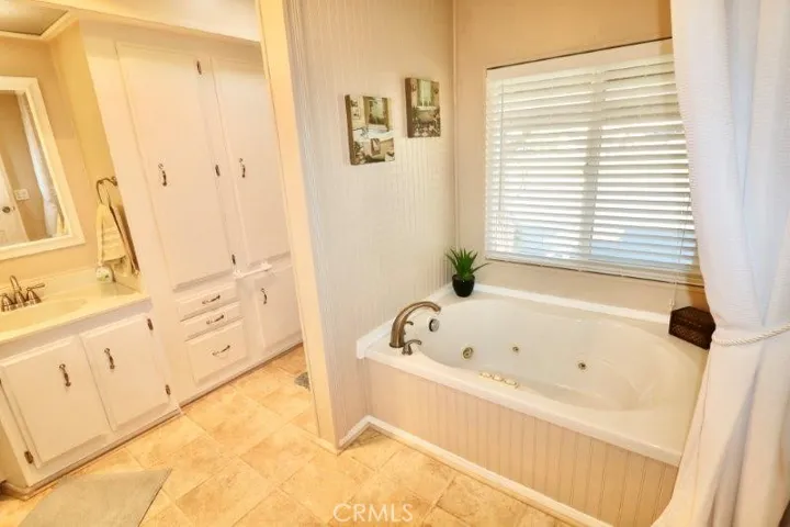 672 View Lake 174, Brea, California 92821