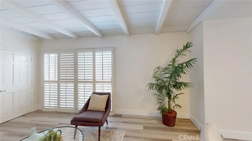 FAMILY ROOM BEAMED CEILINGS