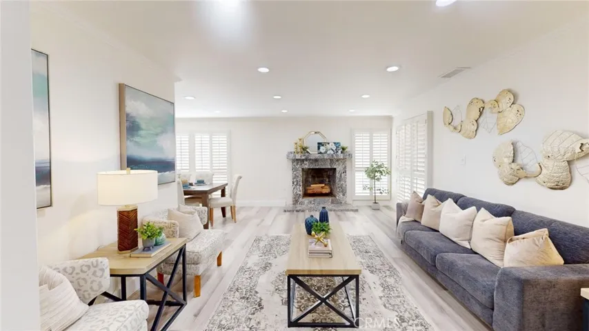 GORGEOUS LIVING ROOM
