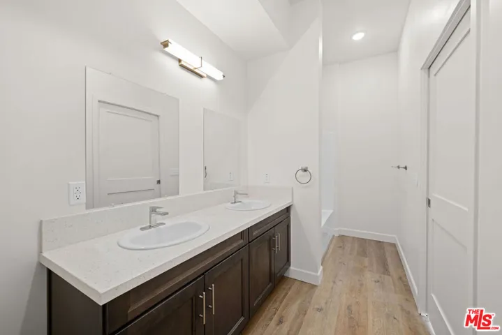 7411 Artesia Boulevard 201, Buena Park, California 90621