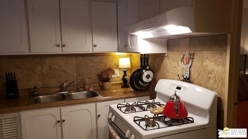 kitchen pic 1
