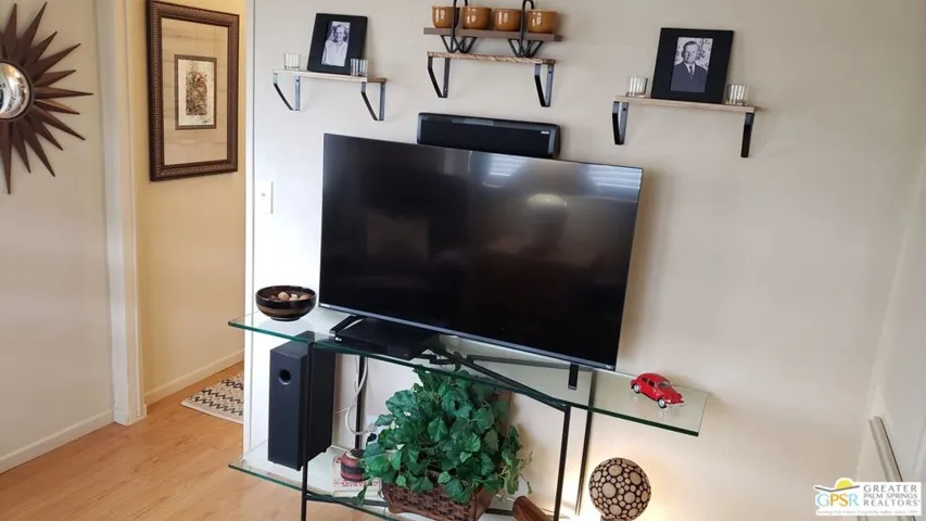bedroom 2 den TV