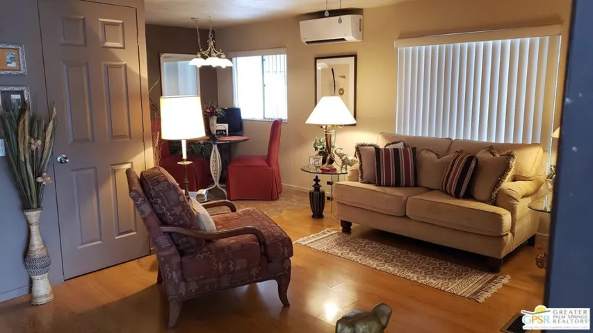 LR.dining area