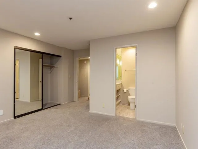 153 California Avenue F105, Palo Alto, California 94306