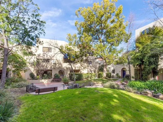 153 California Avenue F105, Palo Alto, California 94306