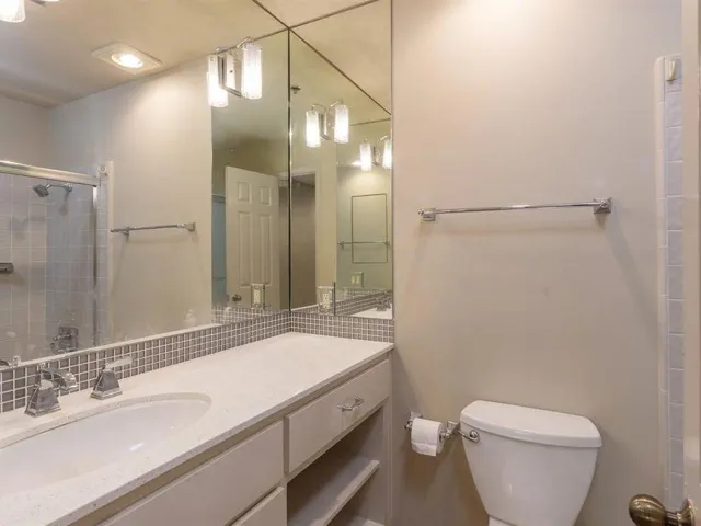 153 California Avenue F105, Palo Alto, California 94306