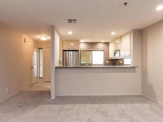 153 California Avenue F105, Palo Alto, California 94306
