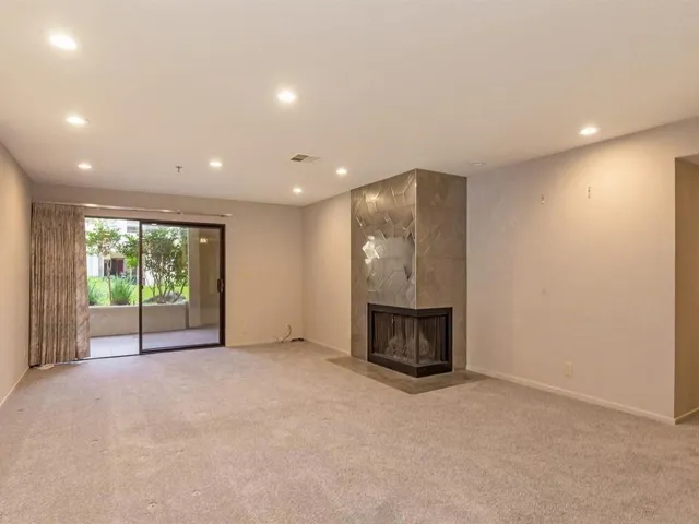 153 California Avenue F105, Palo Alto, California 94306