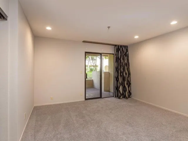 153 California Avenue F105, Palo Alto, California 94306