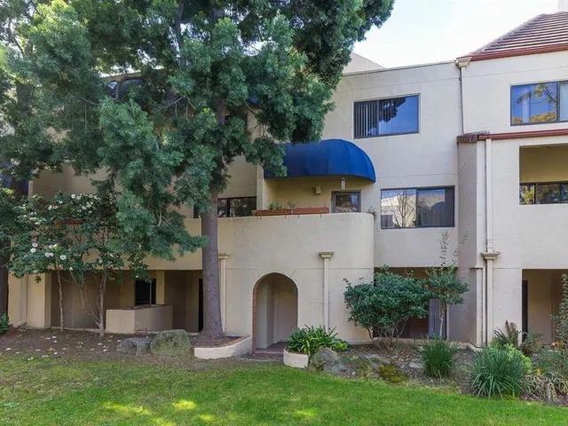 153 California Avenue F105, Palo Alto, California 94306