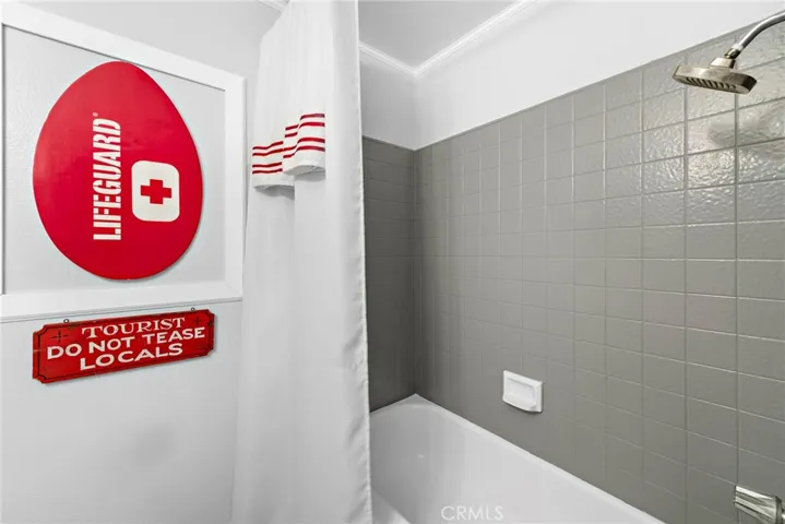 https://matrix.crmls.org/matrix/shared/g904CgzQG6Hd/21126WoodHollowLane