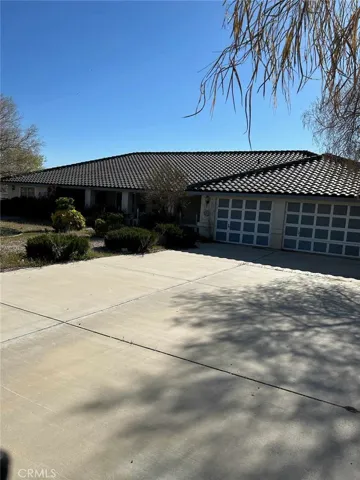 19345 Oneida Road, Apple Valley, California 92307