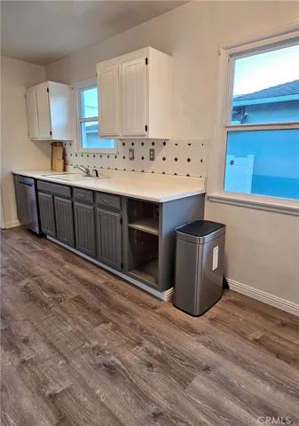 kitchen, right side, room for additional small dining table