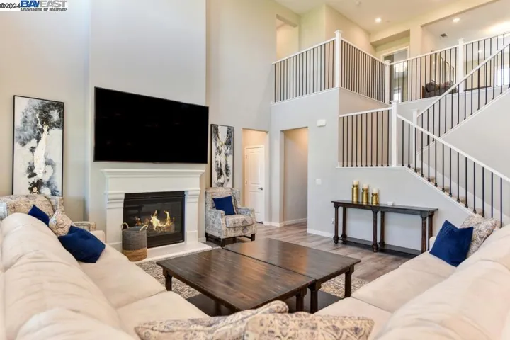 3389 Gopher Ridge Dr, Folsom, California 95630