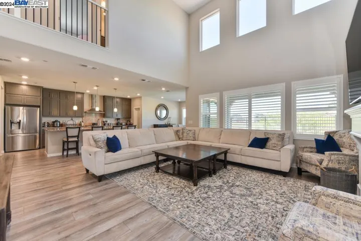 3389 Gopher Ridge Dr, Folsom, California 95630