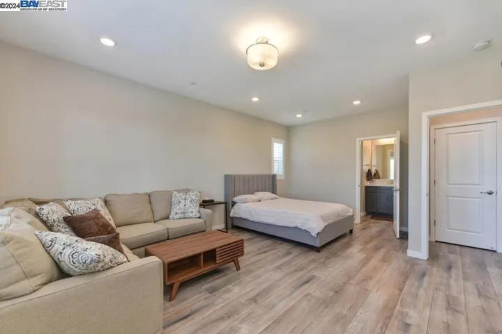 3389 Gopher Ridge Dr, Folsom, California 95630