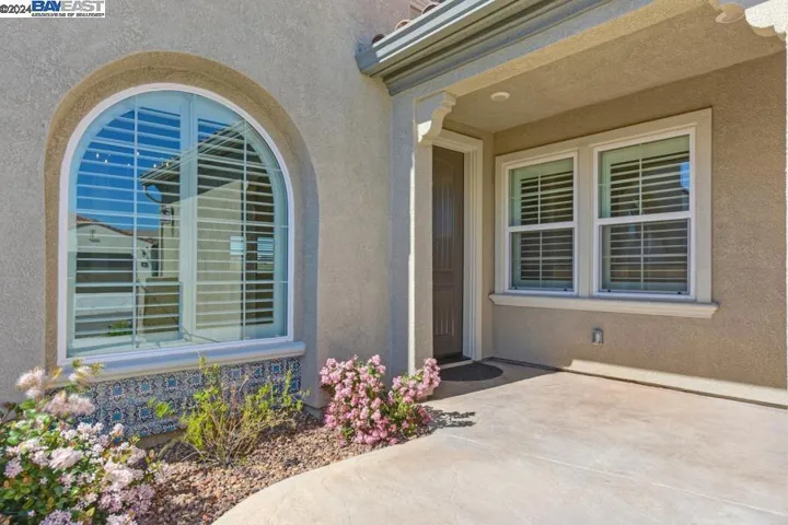 3389 Gopher Ridge Dr, Folsom, California 95630
