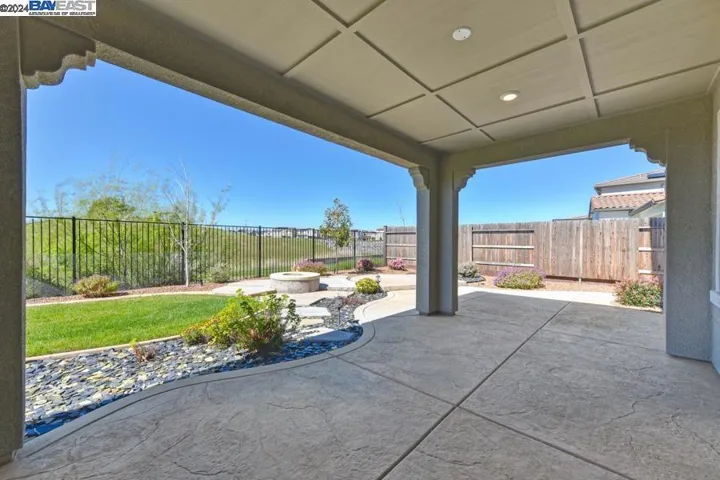 3389 Gopher Ridge Dr, Folsom, California 95630